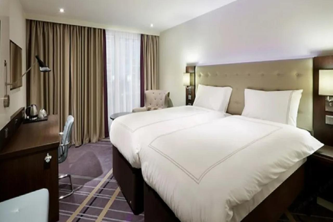 Premier Inn Muenchen City Schwabing Munique Exterior foto