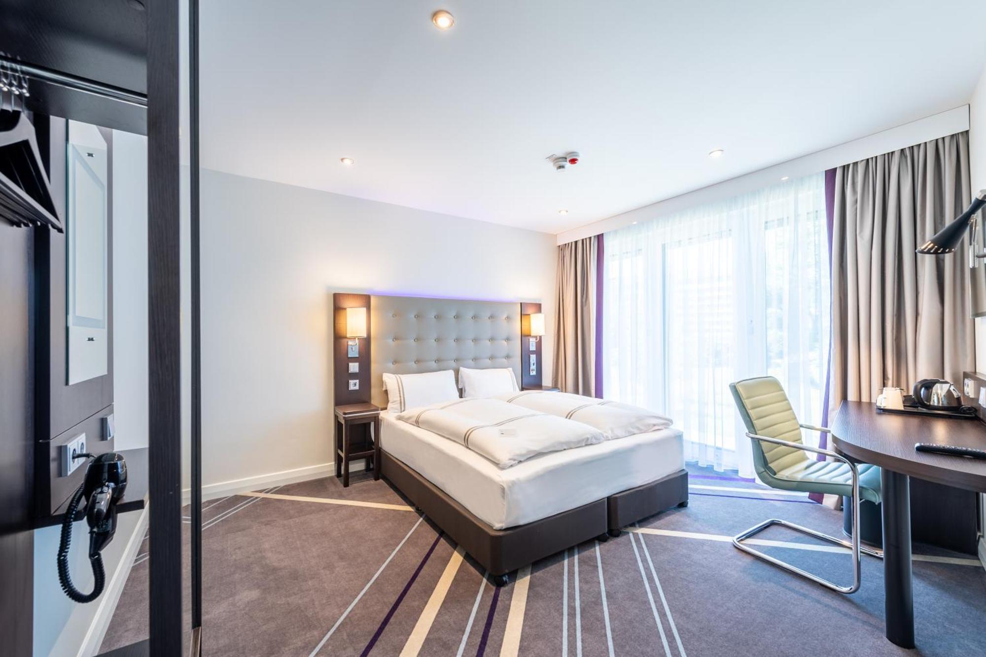 Premier Inn Muenchen City Schwabing Munique Exterior foto