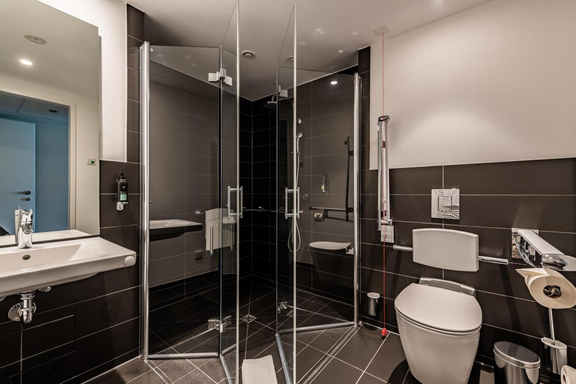 Premier Inn Muenchen City Schwabing Munique Exterior foto