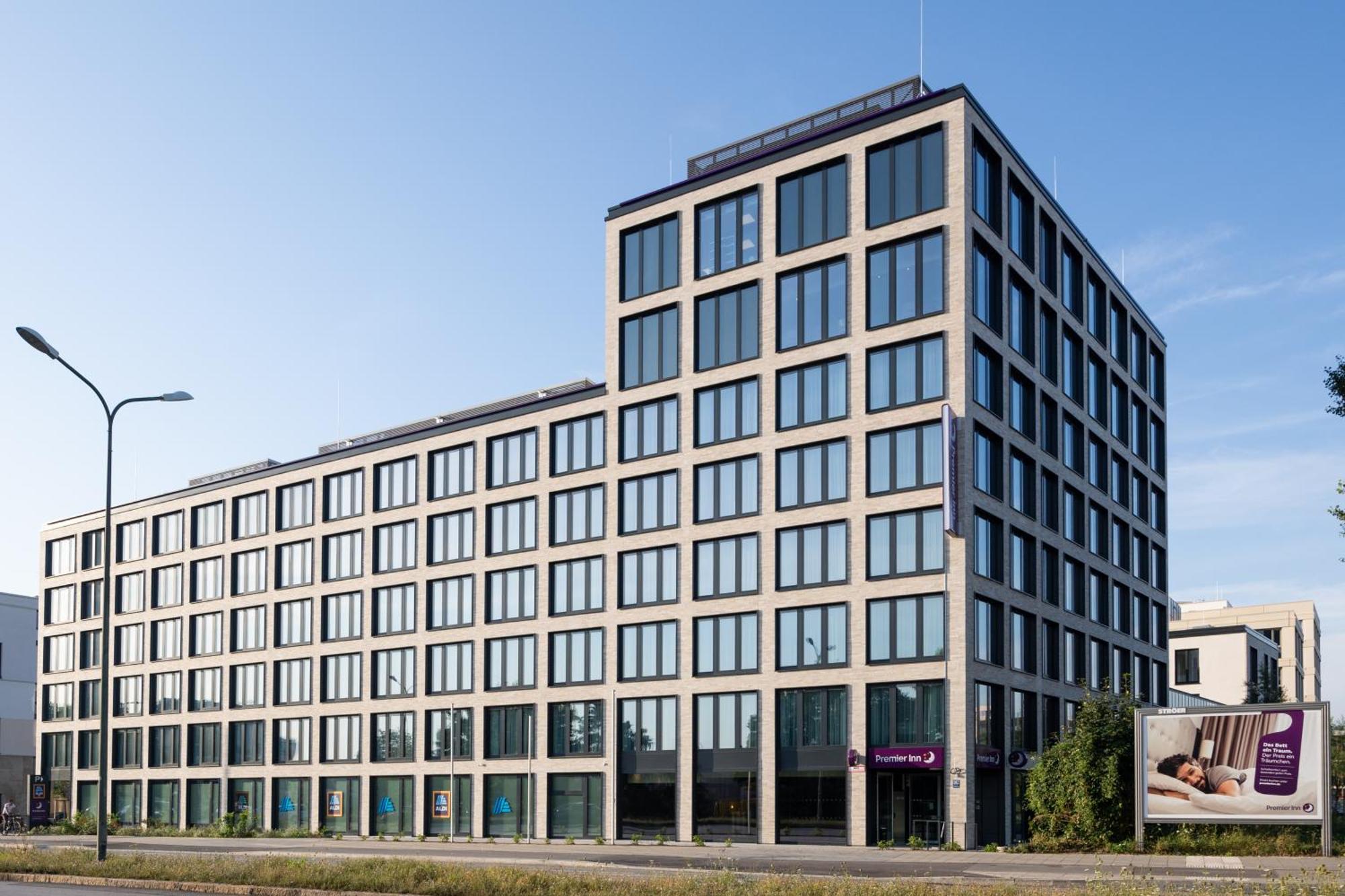Premier Inn Muenchen City Schwabing Munique Exterior foto